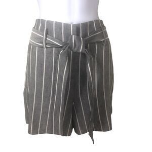 Women’s High Waisted Belted Theory Shorts. Size 4
